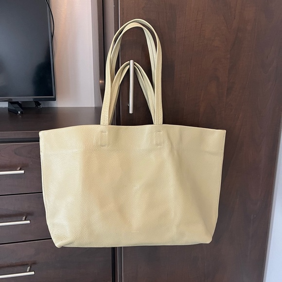 Cuyana Easy Tote - Light Sage Green - Picture 2 of 4